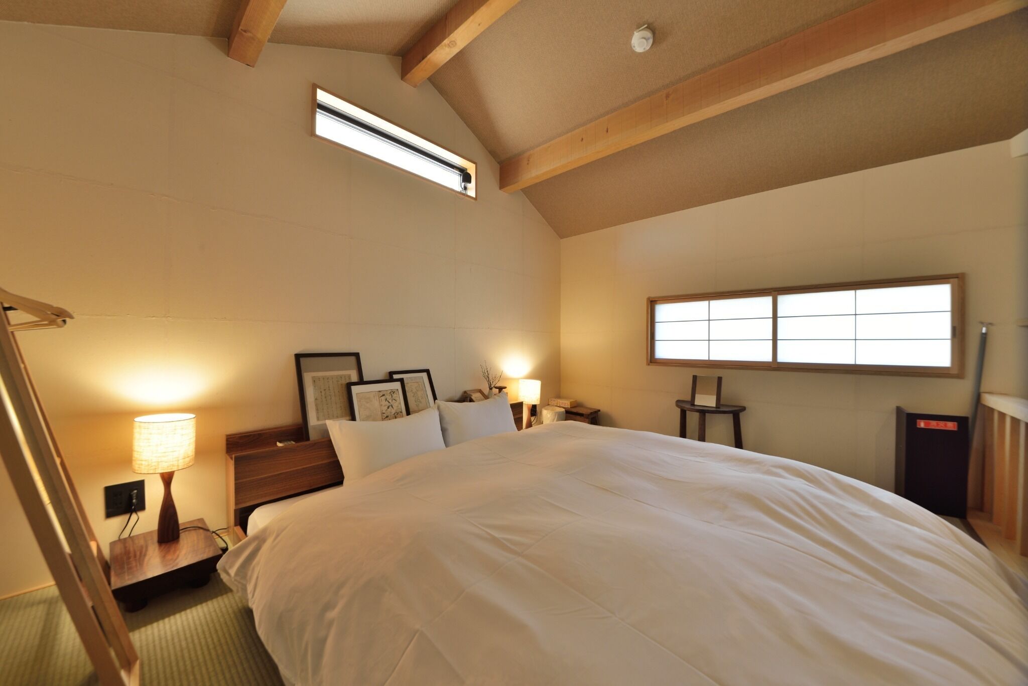 特色装修、办公桌、熨斗/熨衣板、免费 WiFi