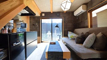 Takeya Nishijin Hanare | Living room | Flat-screen TV