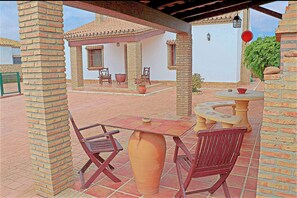 Unclassified image, 2 of 35, button