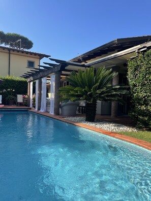 Piscine extérieure