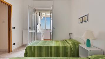 2 slaapkamers, een strijkplank/strijkijzer