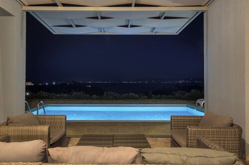 Villa Mare★3 BR★Private Pool★Sea Views★Free Parking