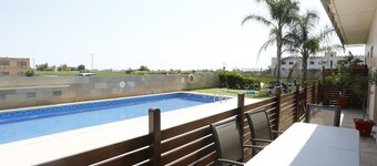 Beautiful apartment for 6 people with WIFI, pool, A/C, TV, terrace and pets allowed