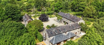 18th Century Coachhouse in a Courtyard Setting