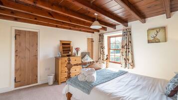 2 makuuhuonetta, silitysrauta/-lauta, vauvan matkasänky, ilmainen Wi-Fi