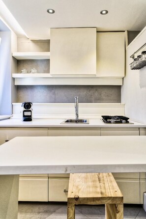 Fridge, microwave, stovetop, electric kettle