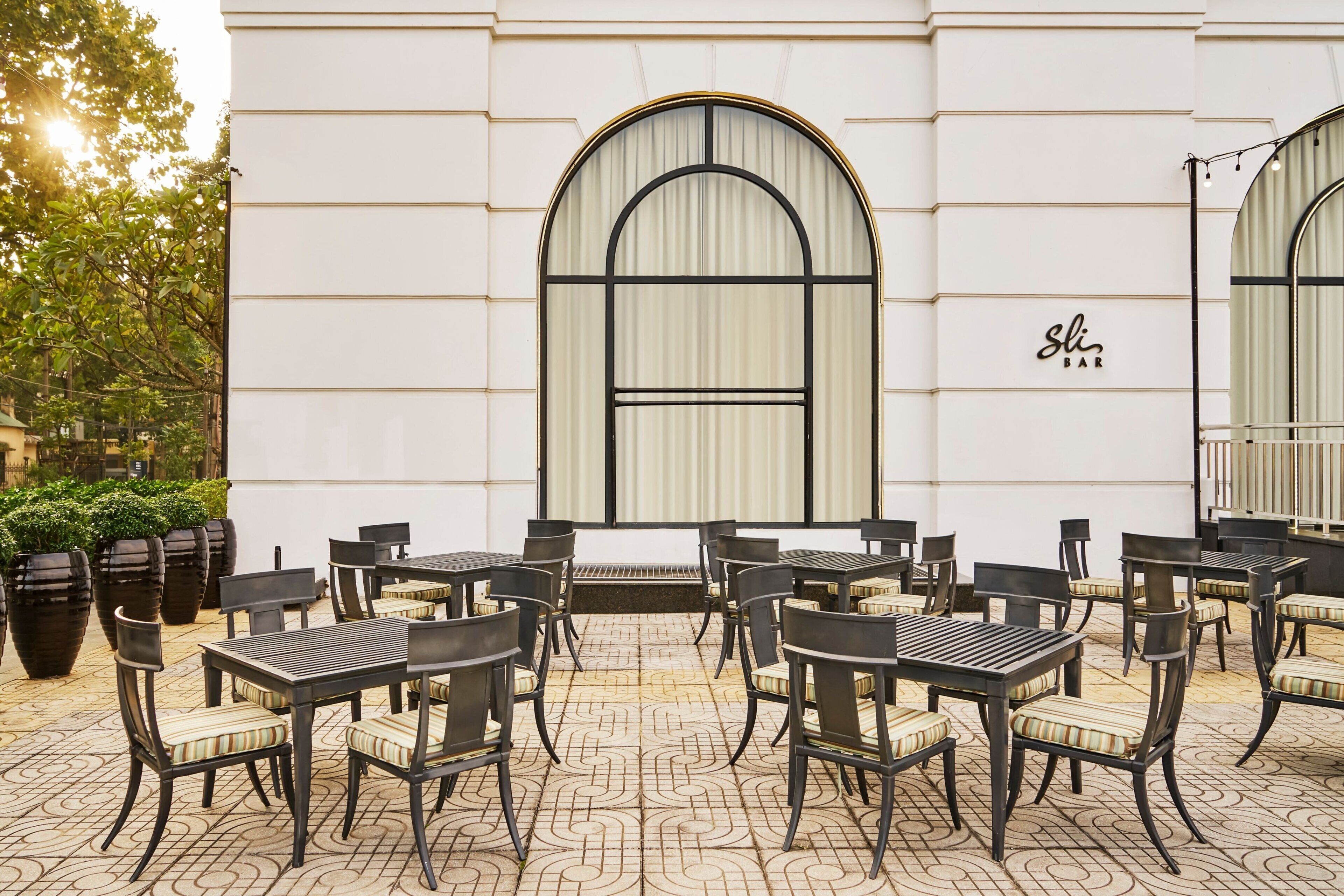 breakfast, lunch and dinner served