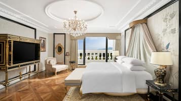 Presidential-Suite, 1 King-Bett (View) | 1 Schlafzimmer, Minibar, Zimmersafe, Schreibtisch