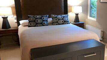 2 dormitorios, escritorio, tabla de planchar con plancha y wifi gratis