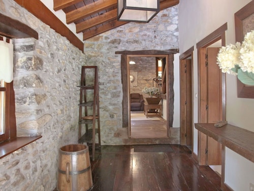 Stunning private villa for 4 people with WIFI, TV, terrace and panoramic view