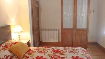 2 habitaciones, tabla de planchar con plancha y wifi gratis