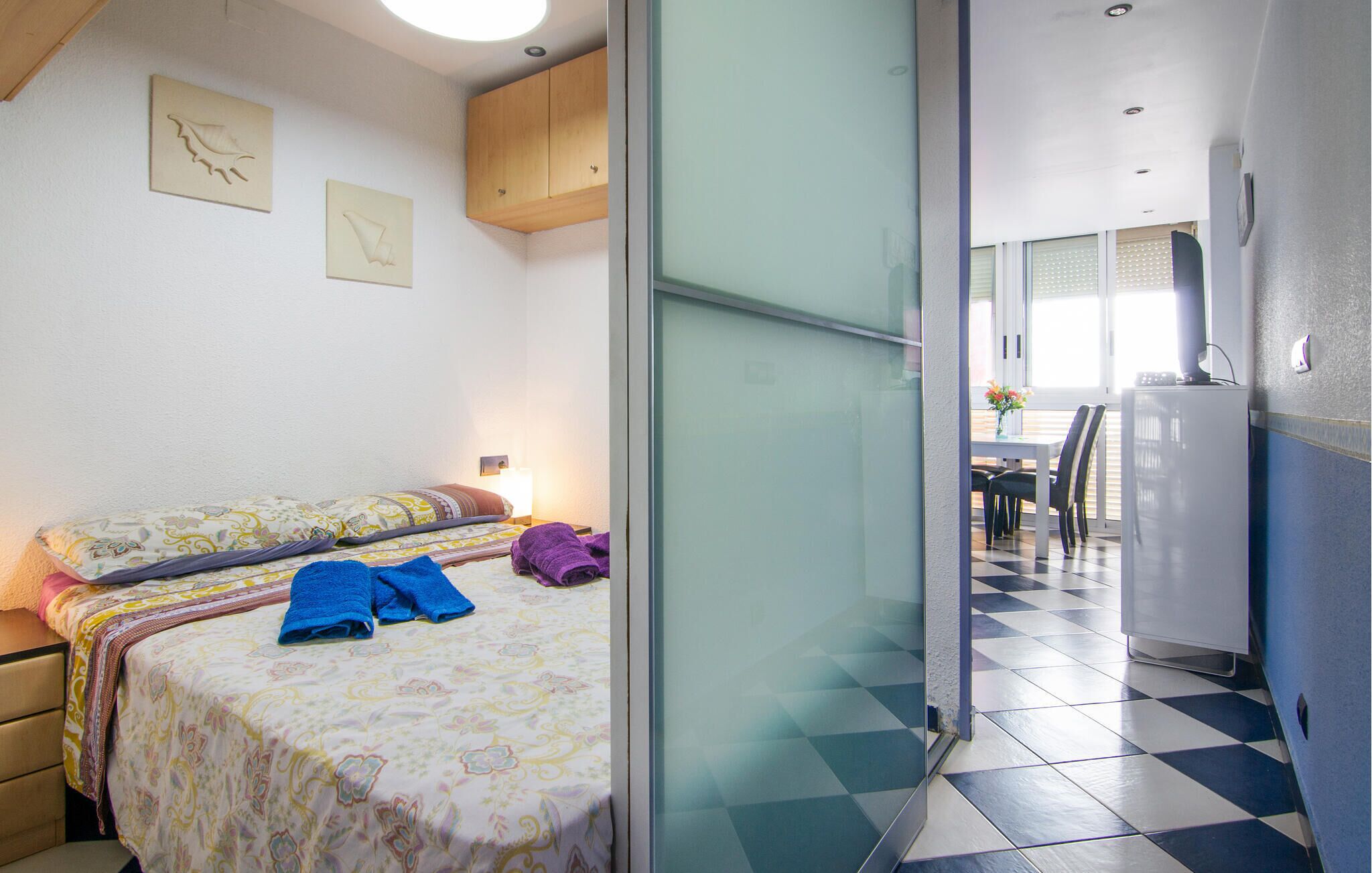 1 室のベッドルーム、WiFi (無料)、ベッドシーツ