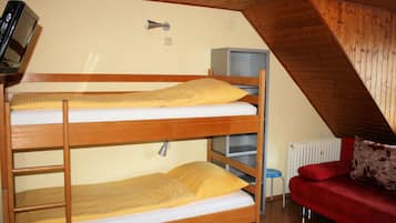2 bedrooms, travel crib, WiFi, bed sheets