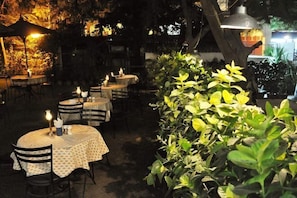 Restaurant - Hotel Arya Niwas (Jaipur)