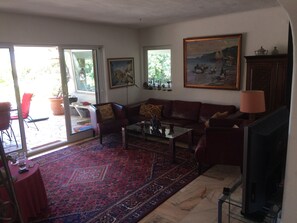 Smart TV, fireplace, books, music library - Paradise (customer´s evaluation) (Lagoa)
