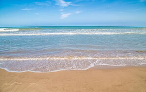 Ubicación cercana a la playa y pesca