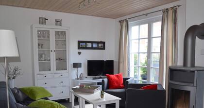 Luxuriöse Ferienwohnung in Top Lage in Greetsiel mit eigenem Whirlpool und Kamin