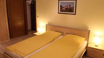 3 bedrooms, travel crib, WiFi, bed sheets