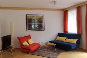 TV - Vacation cottage Pepi (Strobl)