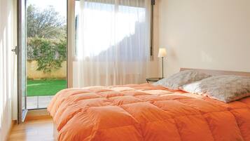 2 bedrooms, free WiFi, bed sheets