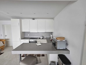 Fridge, microwave, oven, stovetop - Apartment Niesenblick on Lake Thun (Aeschlen /Sigriswil)