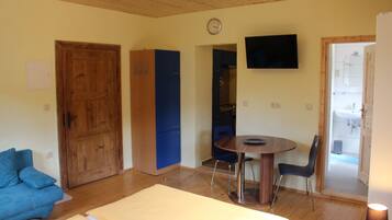 1 chambre, lit parapluie, Wi-Fi, draps fournis