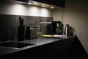 Unclassified image, 2 of 20, button