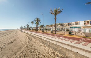 Vlak bij het strand, vissen