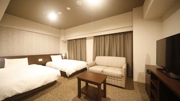 Premium bedding, in-room safe, blackout drapes, soundproofing