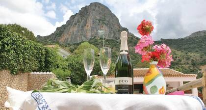 Hermosa casa de 2 habitaciones en El.