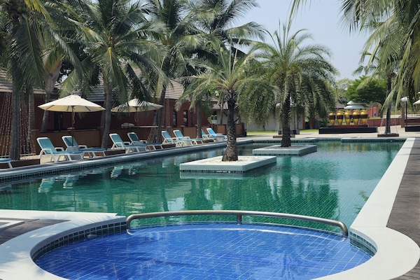 Piscine extérieure