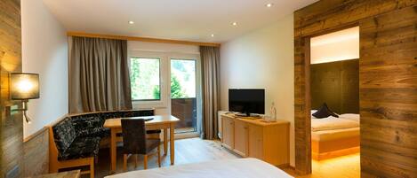 2 chambres, coffres-forts dans les chambres, bureau, Wi-Fi