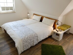 3 chambres, fer et planche à repasser, lit parapluie, Wi-Fi gratuit