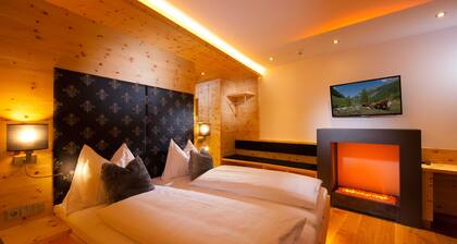 Deluxe Stone Pine Room - Hotel Alpina ****