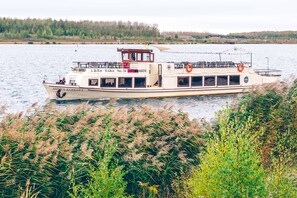 Unclassified image, 3 of 24, button - The Generous (03) - Z1-THE HOUSE (Zwenkau)