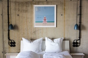 3 bedrooms, travel crib, WiFi, bed sheets - The Generous (03) - Z1-THE HOUSE (Zwenkau)