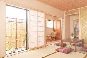 2 bedrooms, free WiFi - Shirakabanoyado-setsugetsu (Osaka)