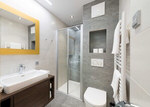 تجهيزات دش، مجففات شعر، مناشف