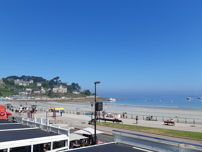 APARTMENT WITH TERRACE FACING THE BEACH AND SEVEN ISLANDS 2-6 pers 