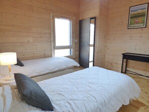 4 chambres, fer et planche à repasser, lit parapluie, Wi-Fi gratuit