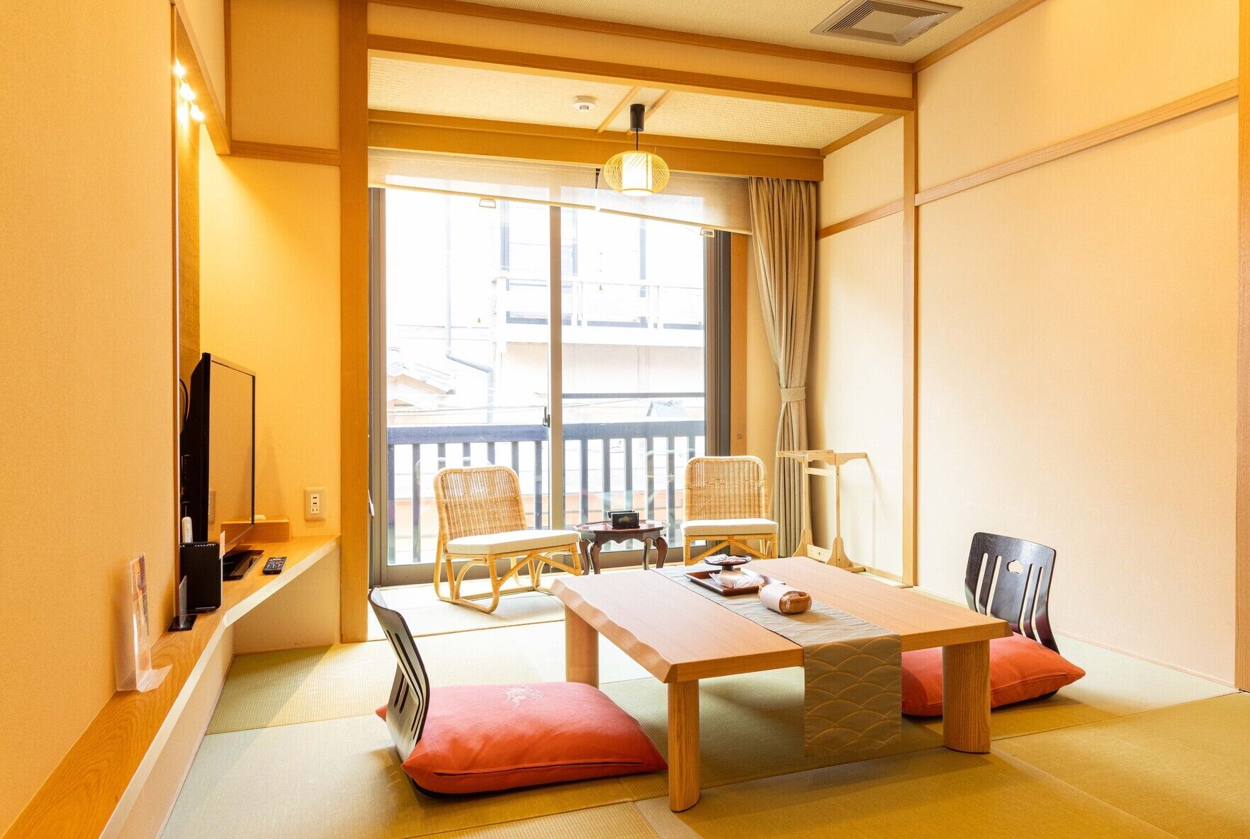 Living area | Flat-screen TV