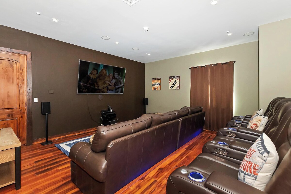 Photo 4 of Mountain Masterpiece by Destination Big Bear : High-End Custom Luxury Estate w/ Panoramic Lake Views! A/C! Game Room! Spa & more!