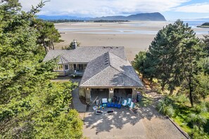 Exterior - OB:}~Ocean/River/MtViews~HotTub~Kayaks~FirePit~PingPong~Foosball~Bikes~DogsOk (Gearhart)