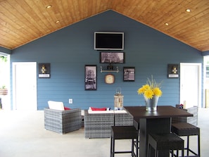 Interior - GLAMPING in BLUE RIDGE, salt water pool, hot tub, PAVED ACCESS, perfect location (Morganton)
