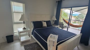 3 bedrooms, in-room safe, iron/ironing board, travel cot