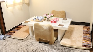 Apartment | 3 bedrooms, free WiFi - Shirakabanoyado-tengachaya (Osaka)