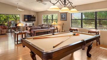 غرفة الألعاب