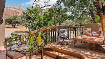 تناول الطعام بالخارج