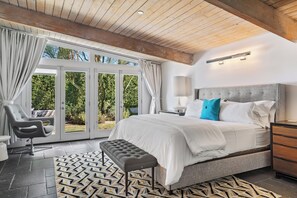 4 Schlafzimmer, Schreibtisch, Bügeleisen/Bügelbrett, kostenloses WLAN