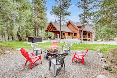 Top-Rated for Family Gatherings • Hot Tub • Firepit • 2 King Suites • 11 Beds